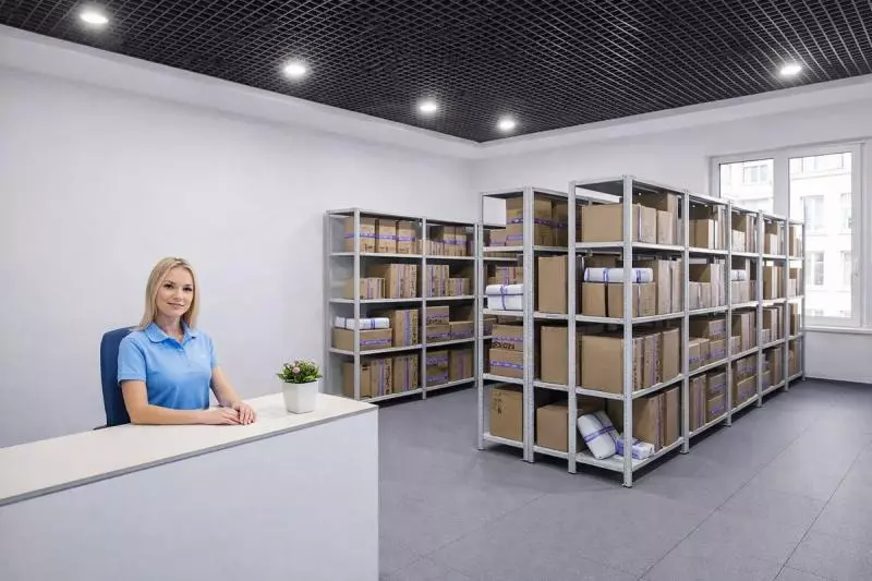 Как выбрать стеллажи для ПВЗ: полное руководство 2026