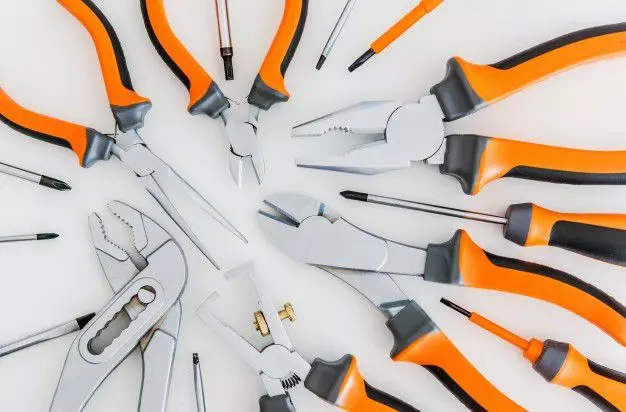 Хранение мелкого ручного инструмента в гараже картинка