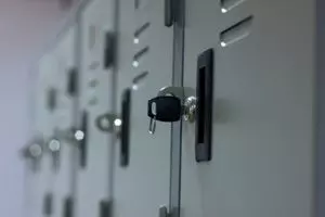 Как защитить вещи от кражи картинка