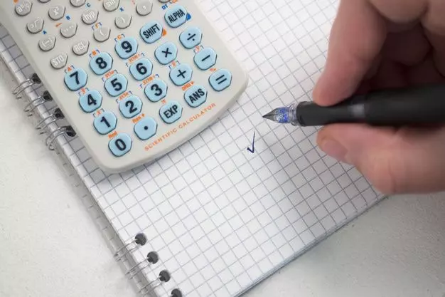 Выбор шкафа для телефонов картинка