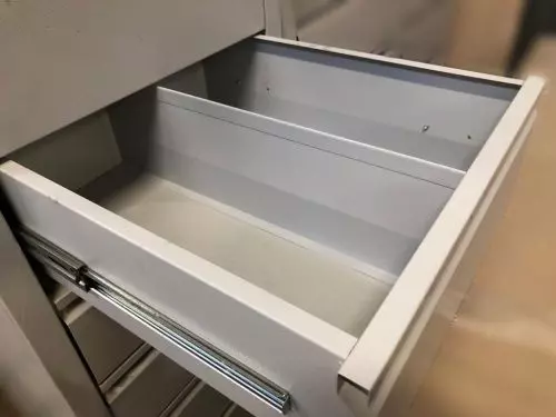 Шкаф для инструмента c ящиками