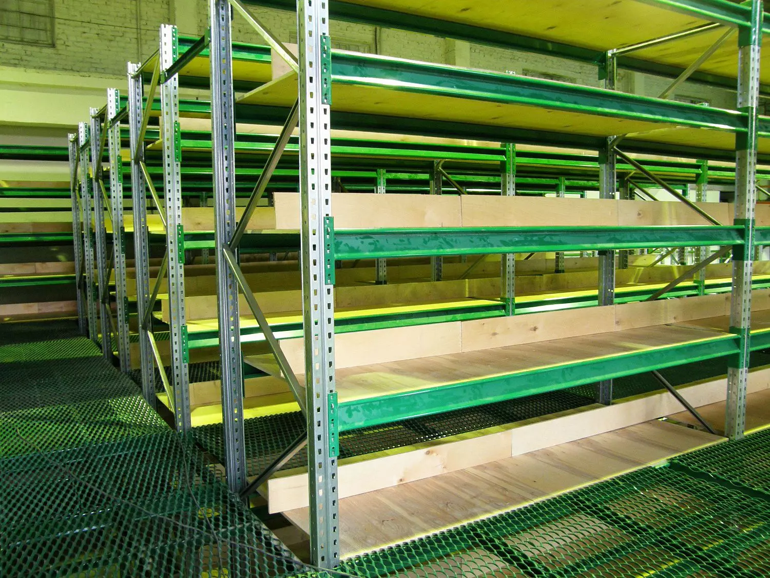 Уникальный стеллаж "3 в 1" для завода "ММК": надежная опора «Стана-5000» (г. Магнитогорск)