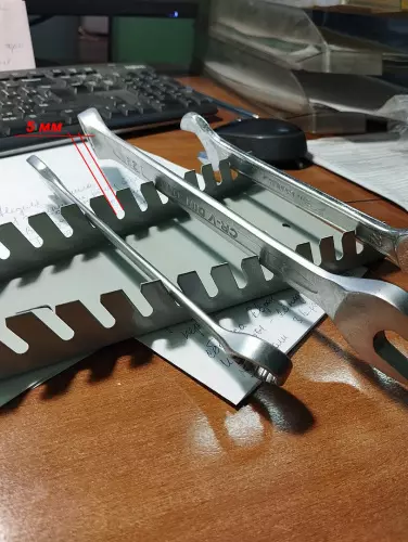 Держатель гаечных ключей WH