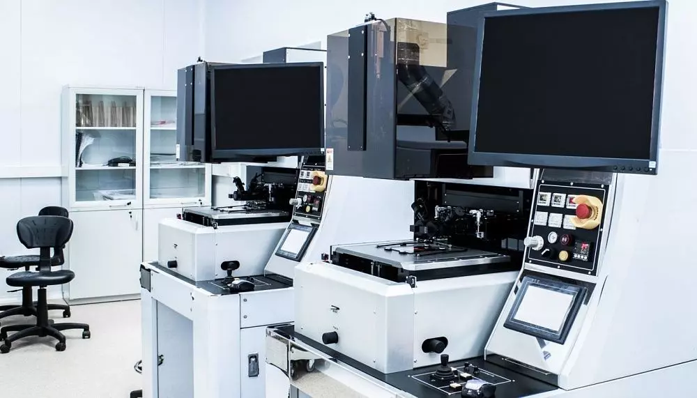 Поставка нестандартных специализированных столов ведущему приборостроительному предприятию