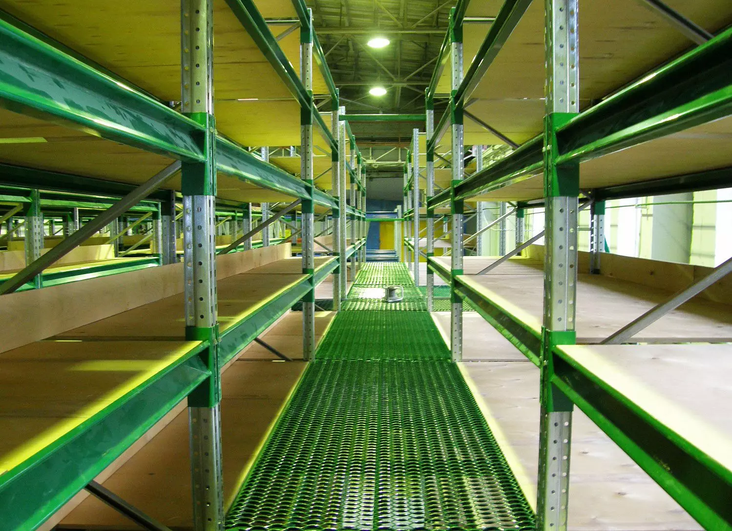 Уникальный стеллаж "3 в 1" для завода "ММК": надежная опора «Стана-5000» (г. Магнитогорск)